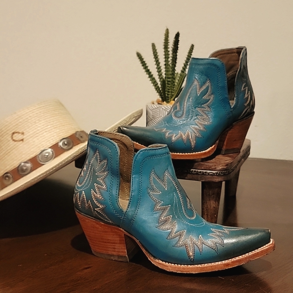 Ariat 6.5 turquoise Dixon bootie - Picture 1 of 5